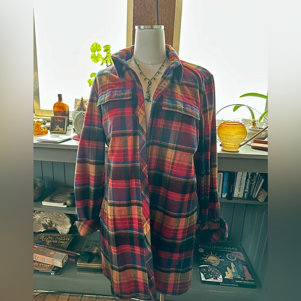 Women’s LL Bean Signature Chamois Plaid Tunic-length Shirt. Size L Regular.